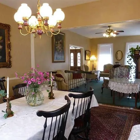 Villa Park House Bed And Breakfast-3